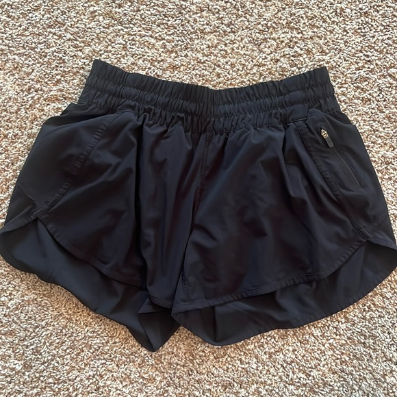 Lululemon tracker 4” - Picture 1 of 5